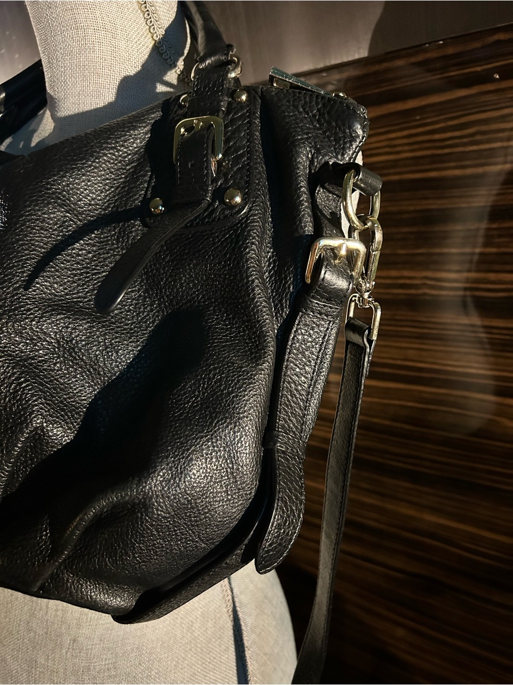 Danier Black Leather Shoulder Bag with Gold Hardware - Picture 3 of 9